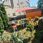 Naty 科斯蒂内什蒂