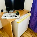 Naty 招待所 科斯蒂内什蒂