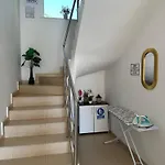 Naty 招待所 *