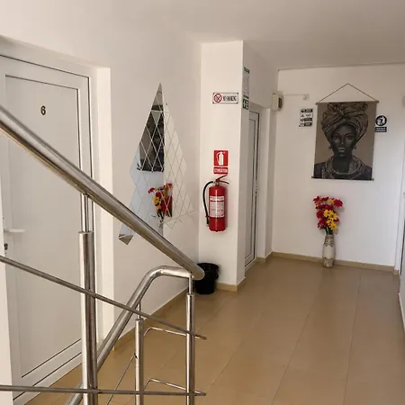 Naty Costinesti